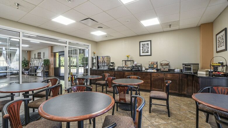 Hotel Days Inn & Suites By Wyndham Mt Pleasant
