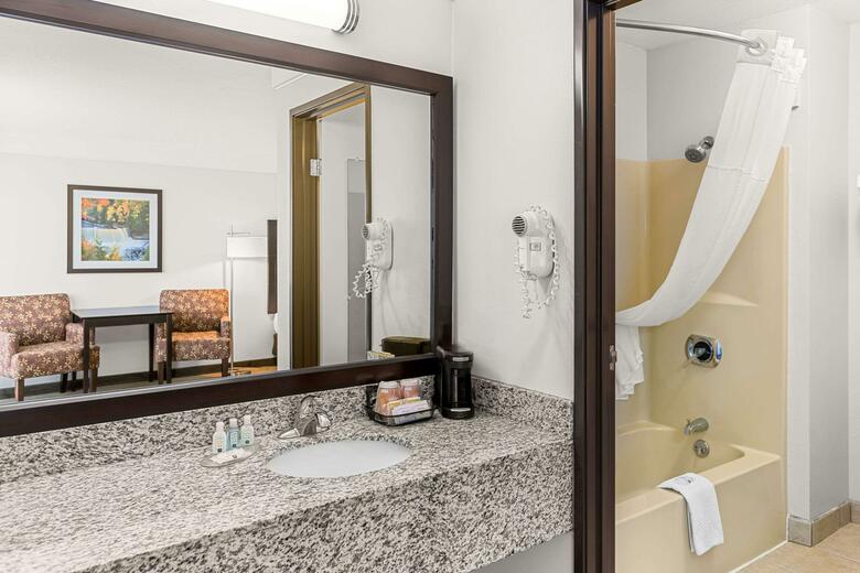 Hotel Quality Inn Lakefront