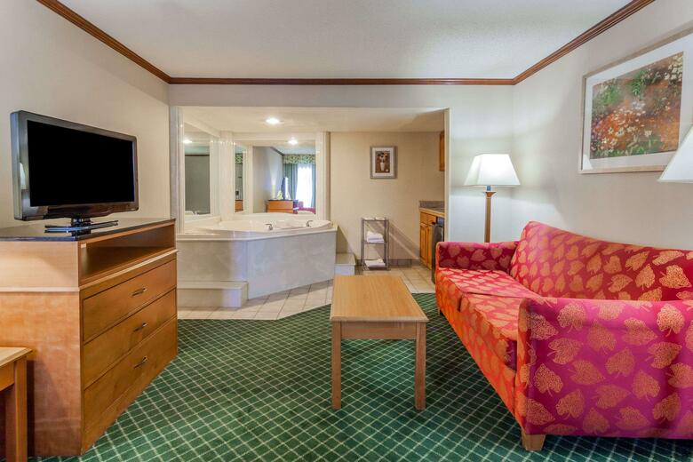 Hotel Days Inn & Suites By Wyndham Warren