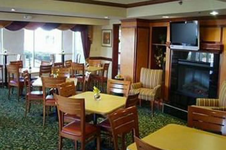Hotel Days Inn & Suites By Wyndham Warren