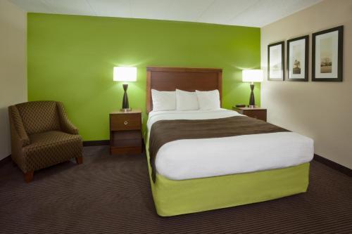 Hotel Americinn By Wyndham Little Falls