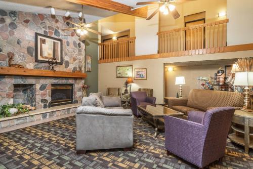 Hotel Americinn By Wyndham Little Falls