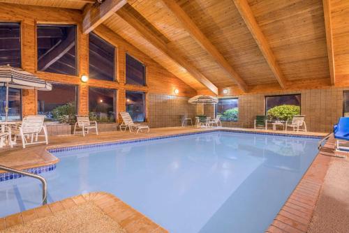 Hotel Americinn By Wyndham Little Falls