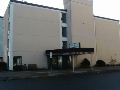 Hotel 5th Avenue Inn & Suites