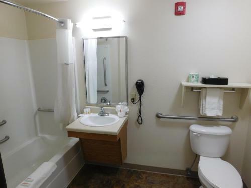 Hotel Days Inn And Suites Rochester