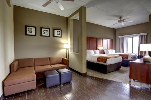 Hotel Comfort Suites Batesville