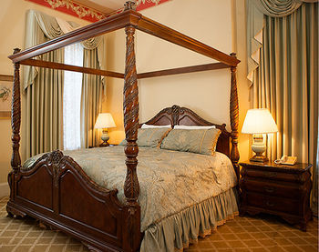 Bed & Breakfast Eola Hotel