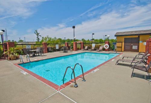Holiday Inn Express Hotel & Suites Olive Branch