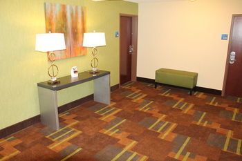 Holiday Inn Express Hotel & Suites Starkville