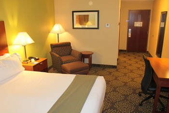 Holiday Inn Express Hotel & Suites Starkville