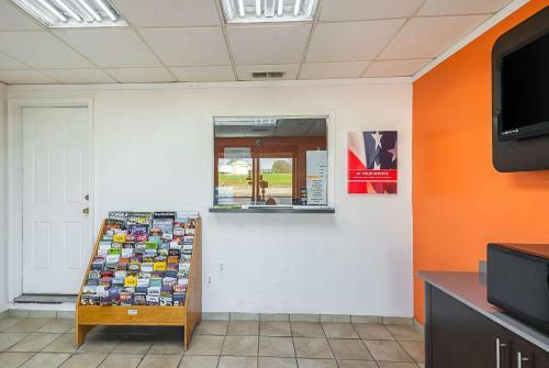 Hotel Motel 6 Blue Springs