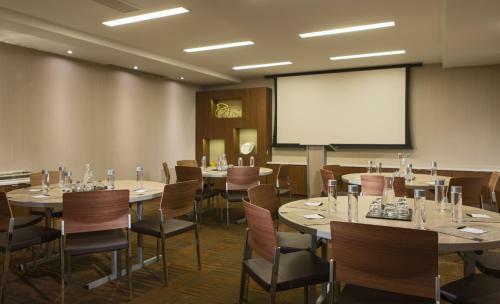 AC Hotel By Marriott Kansas City Westport