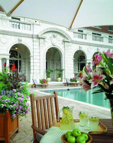Chase Park Plaza Hotel