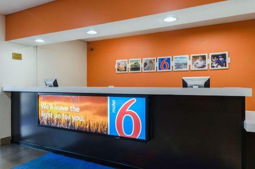 Motel 6 Lincoln