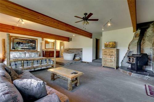 Lookout Lodge