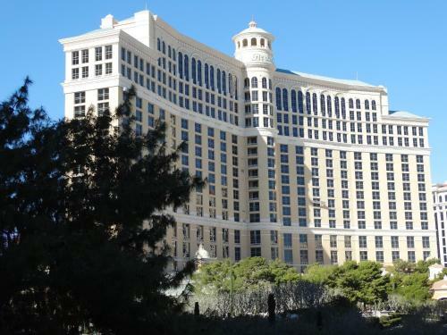 Aparthotel Suites At Jockey Club