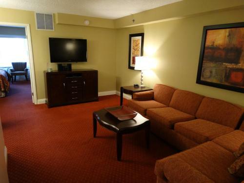 Aparthotel Suites At Jockey Club