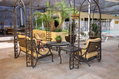 Aparthotel Jockey Club Suites