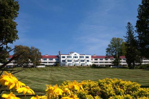 Red Jacket Mountain View Hotel