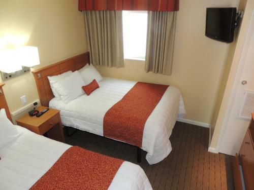 Fleur De Lis Beach Motel