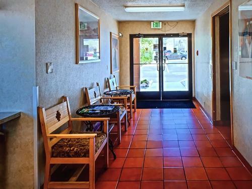 Hostal The Ambassador Inn