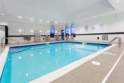 Hotel Holiday Inn Express And Suites Batavia