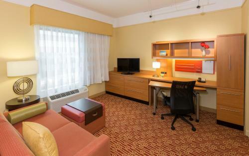 Hotel Towneplace Suites Buffalo Airport