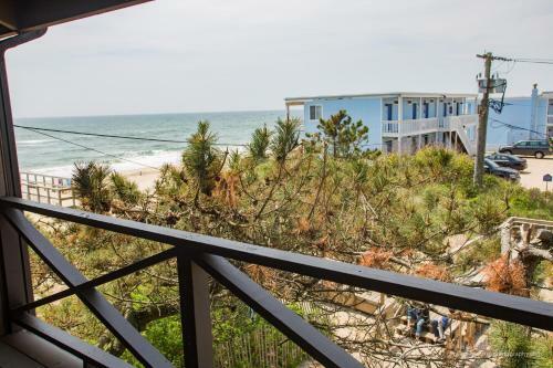 Hotel Royal Atlantic Beach Resort