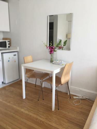 Studio Apartment - 39th Street