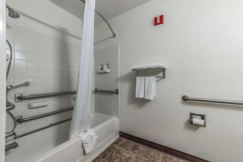 Motel 6 University