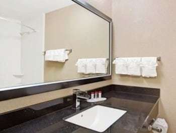 Ramada Hotel Charlotte Airport & Conference Center