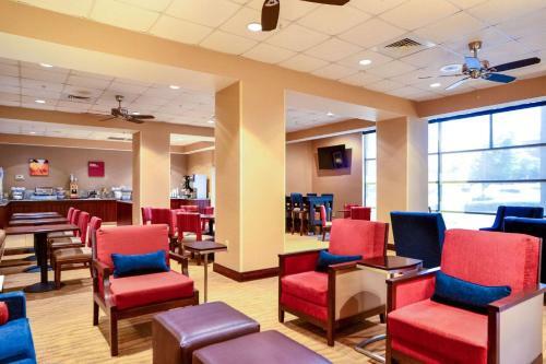 Hotel Comfort Suites Northlake