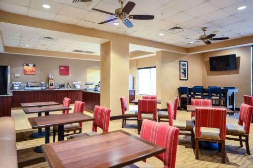 Hotel Comfort Suites Northlake