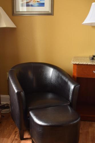 Motel Atkinson Inn & Suites