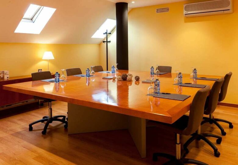 AC Hotel Le�n San Antonio By Marriott