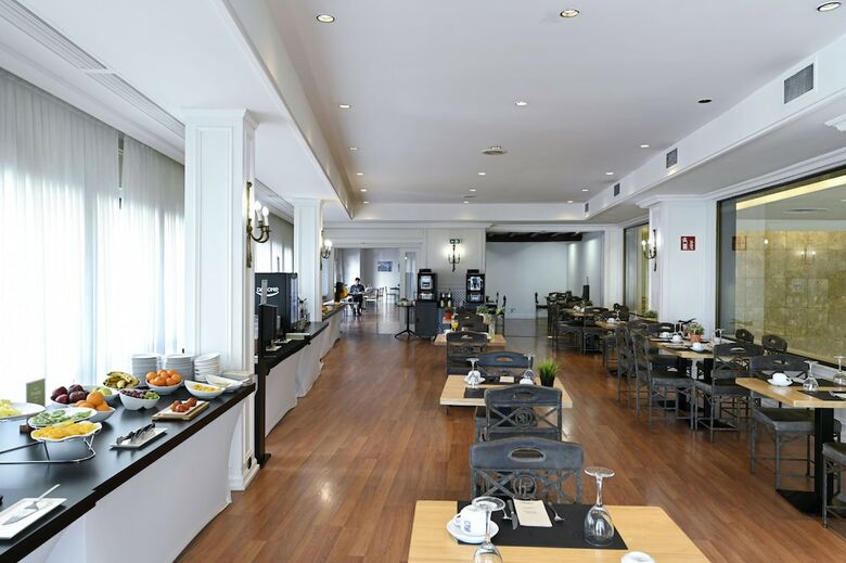 Hotel Barcel� Le�n Conde Luna