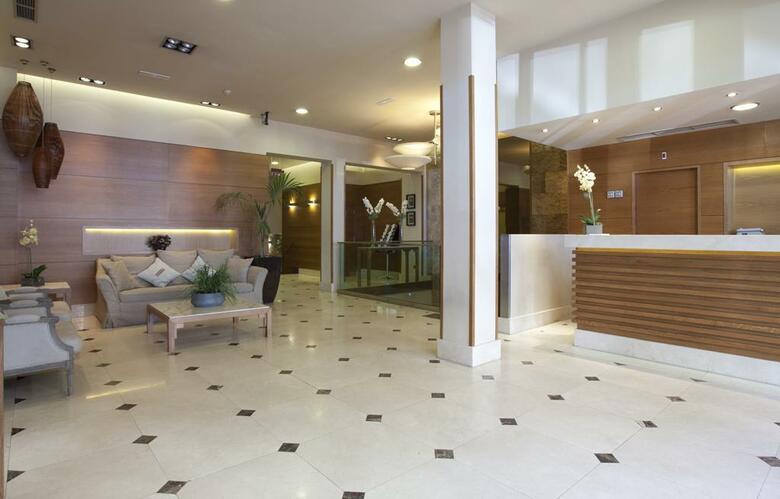 Hotel Sterling