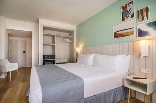 Hotel Barcel� Ponent Beach