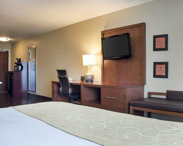 Hotel Comfort Suites Minot