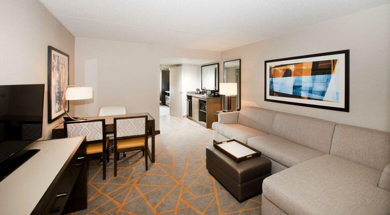 Hotel Embassy Suites By Hilton Cincinnati Northeast - Blue Ash