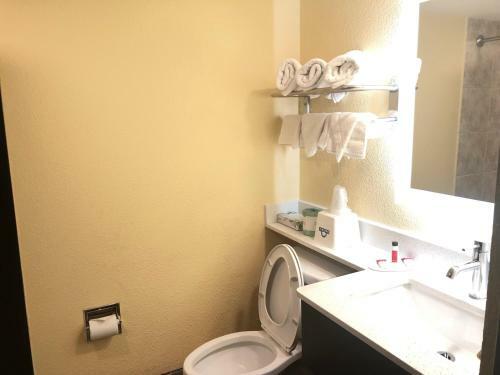 Posada Days Inn Grove City