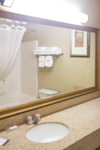 Hotel Country Inn & Suites Marion