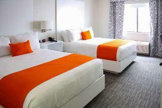 Hotel Schoenbrunn Inn & Suites