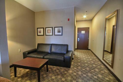 Hotel Comfort Suites Perrysburg