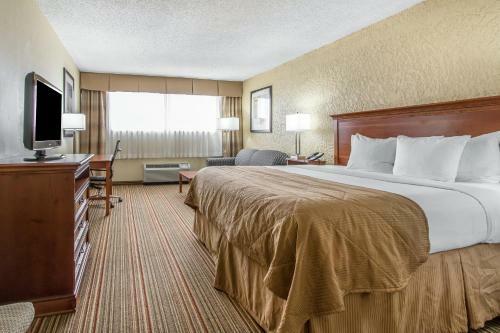 Clarion Hotel Broken Arrow