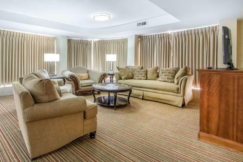 Clarion Hotel Broken Arrow