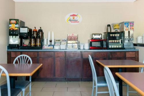 Hotel Super 8 By Wyndham Perry