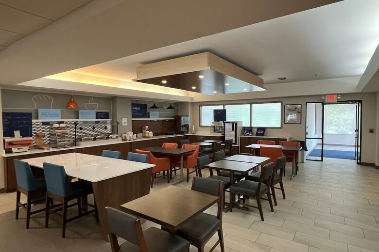 Hotel Holiday Inn Express Harrisburg Ne