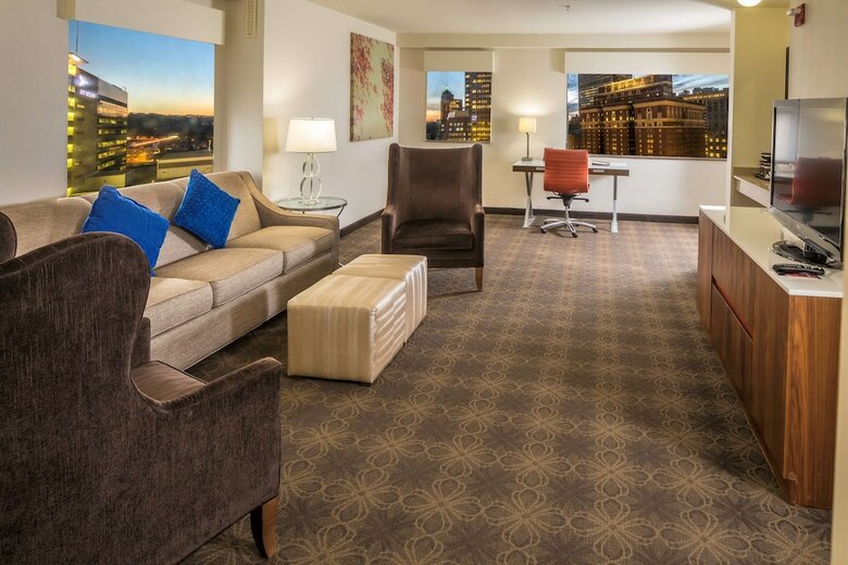 Doubletree By Hilton Hotel & Suites Pittsburgh Downtown