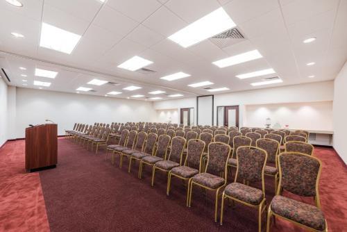 Hotel Ramada Conference Center